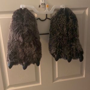 Men’s Paw Slippers